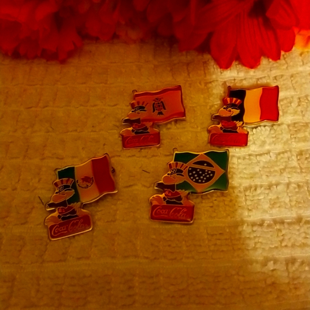 1984 FIFA WORLD CUP SOCCER COLLECTIBLE PINS...MASCOT HOLDING FLAG....BIN #7